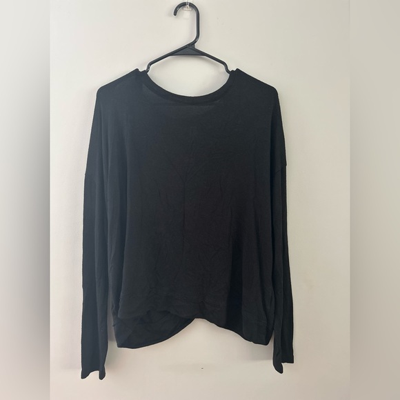 Black medium long sleeve shirt. - Picture 1 of 2